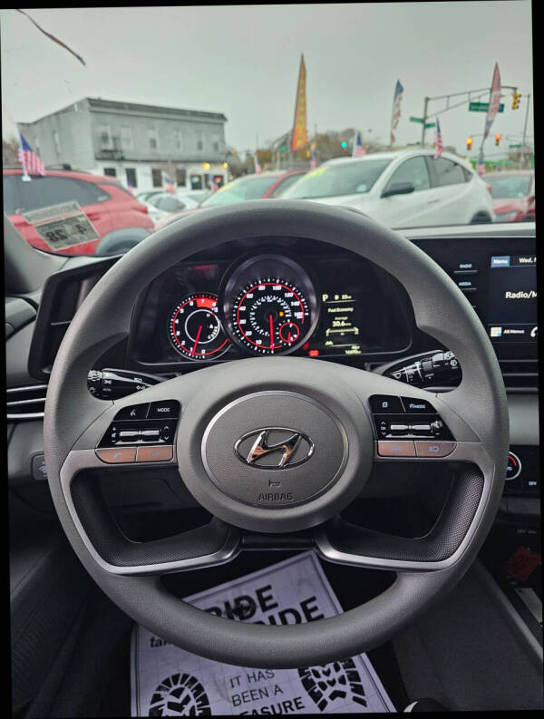 2023 Hyundai Elantra SEL