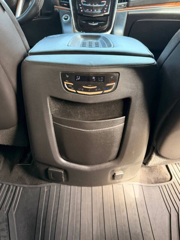 2016 Cadillac Escalade Standard
