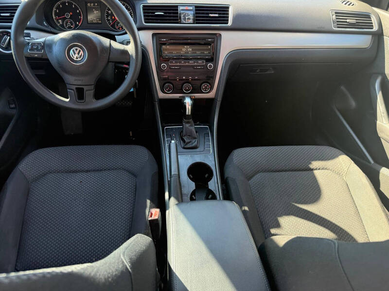 2014 Volkswagen Passat 1.8T S