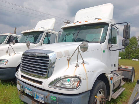 2005 Freightliner Columbia 120