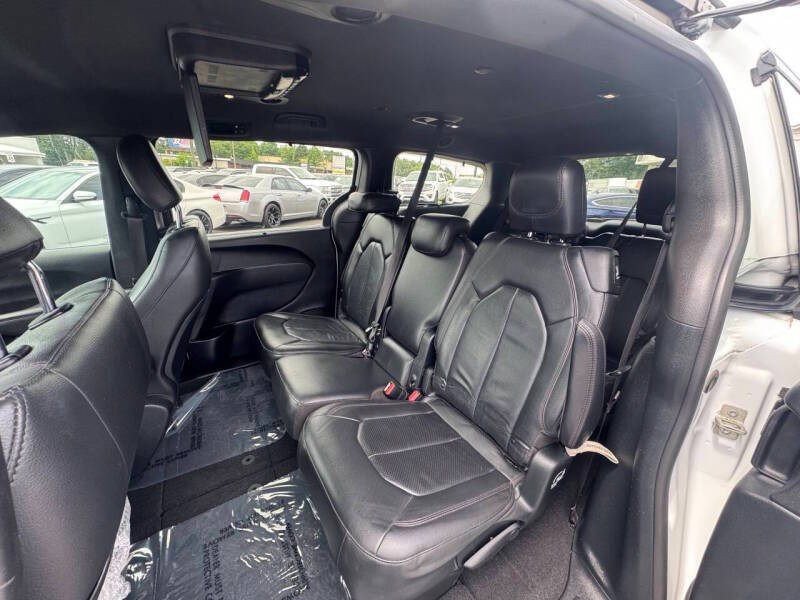 2020 Chrysler Pacifica Touring L