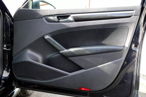 2019 Volkswagen Passat SE R-Line