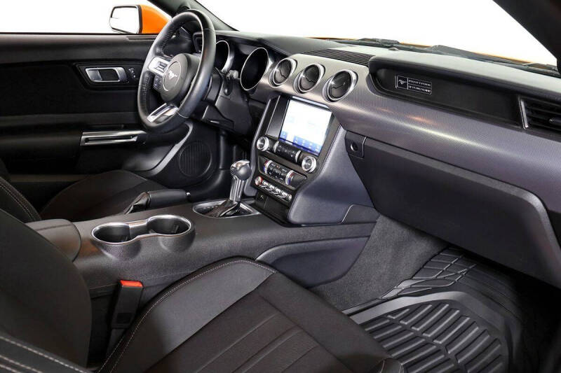 2020 Ford Mustang EcoBoost