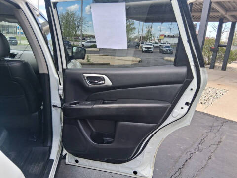 2019 Nissan Pathfinder SL