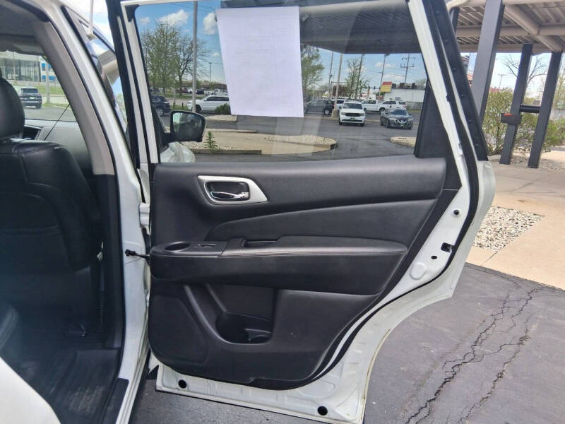2019 Nissan Pathfinder SL