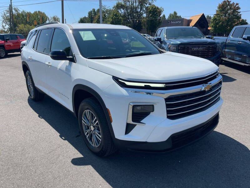 2025 Chevrolet Traverse LT