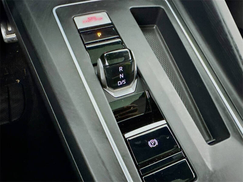 2022 Volkswagen Golf GTI SE