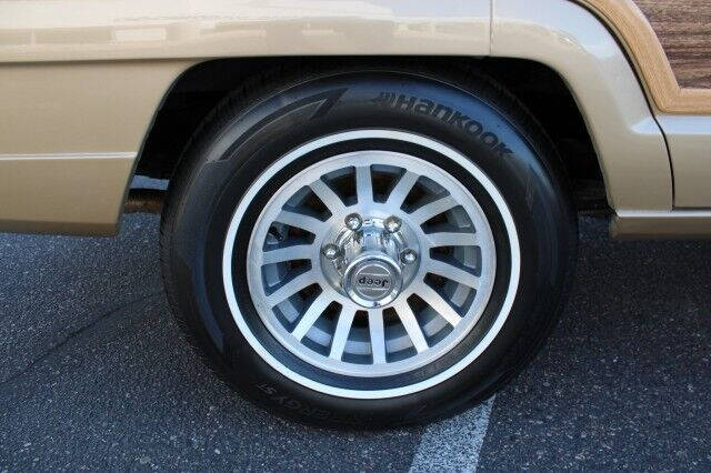 1990 Jeep Grand Wagoneer