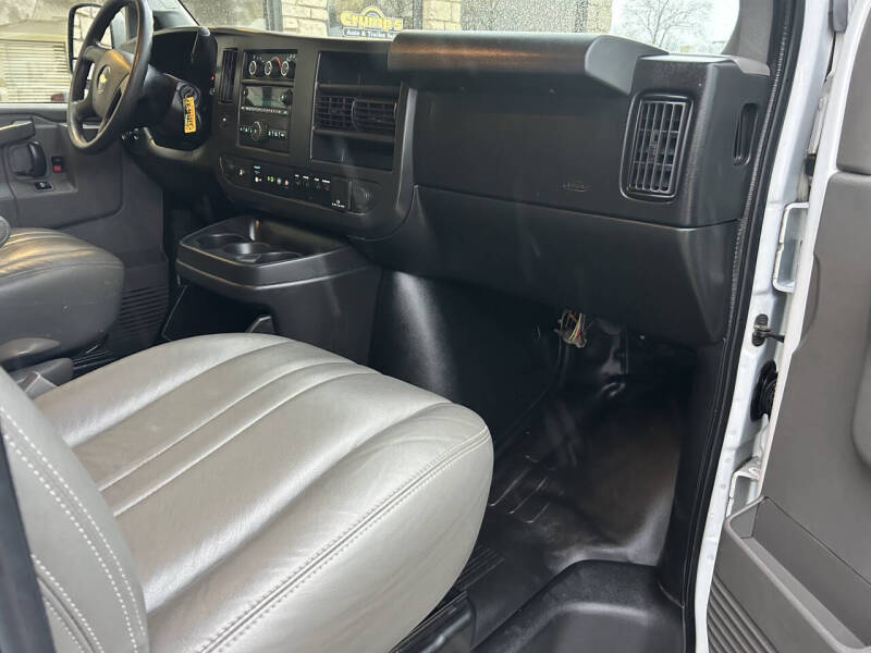 2017 Chevrolet Express 2500