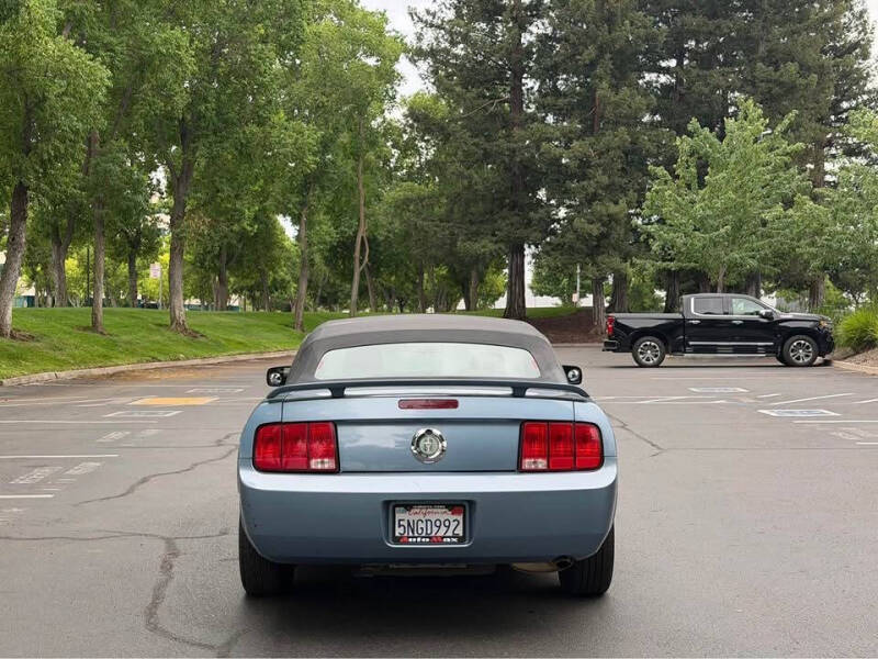2005 Ford Mustang V6 Premium