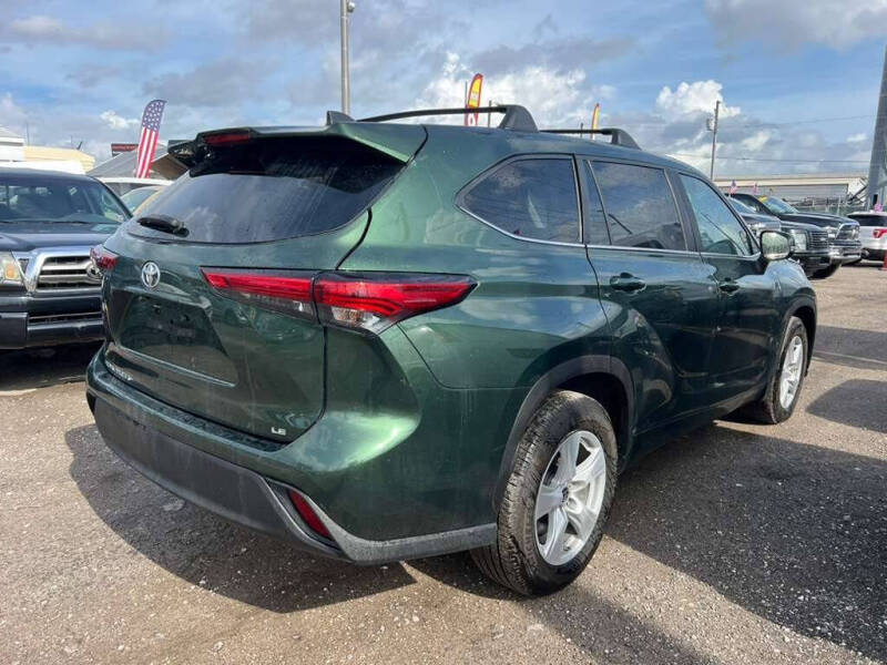2023 Toyota Highlander LE