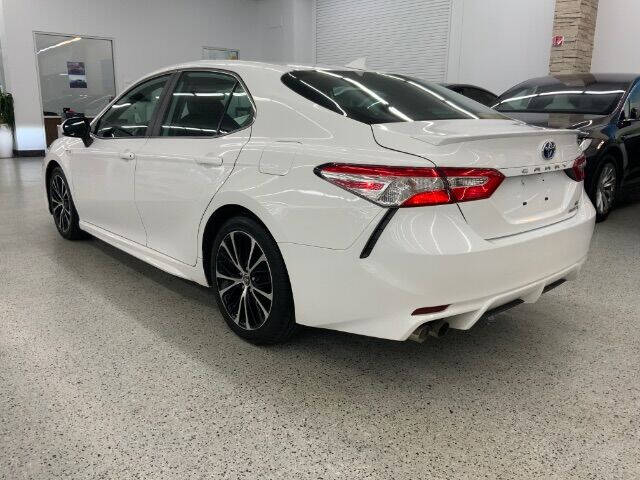 2020 Toyota Camry Hybrid SE