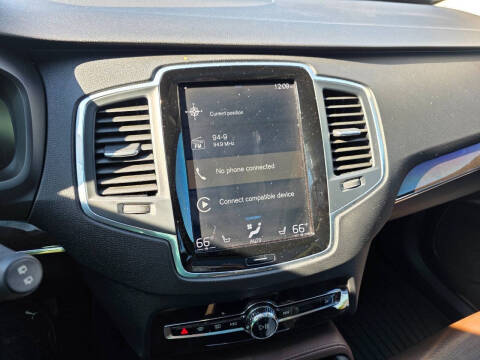 2019 Volvo XC90 T6 Momentum