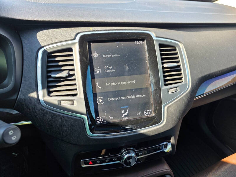 2019 Volvo XC90 T6 Momentum