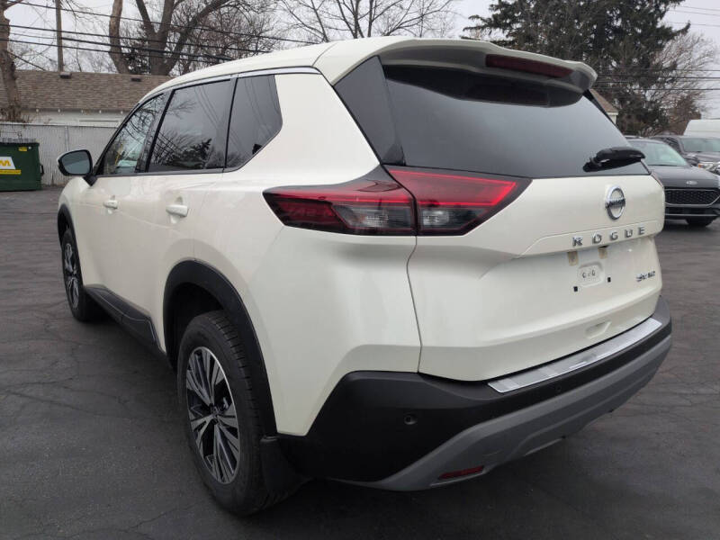 2021 Nissan Rogue SV