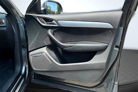 2017 Audi Q3 2.0T quattro Prestige