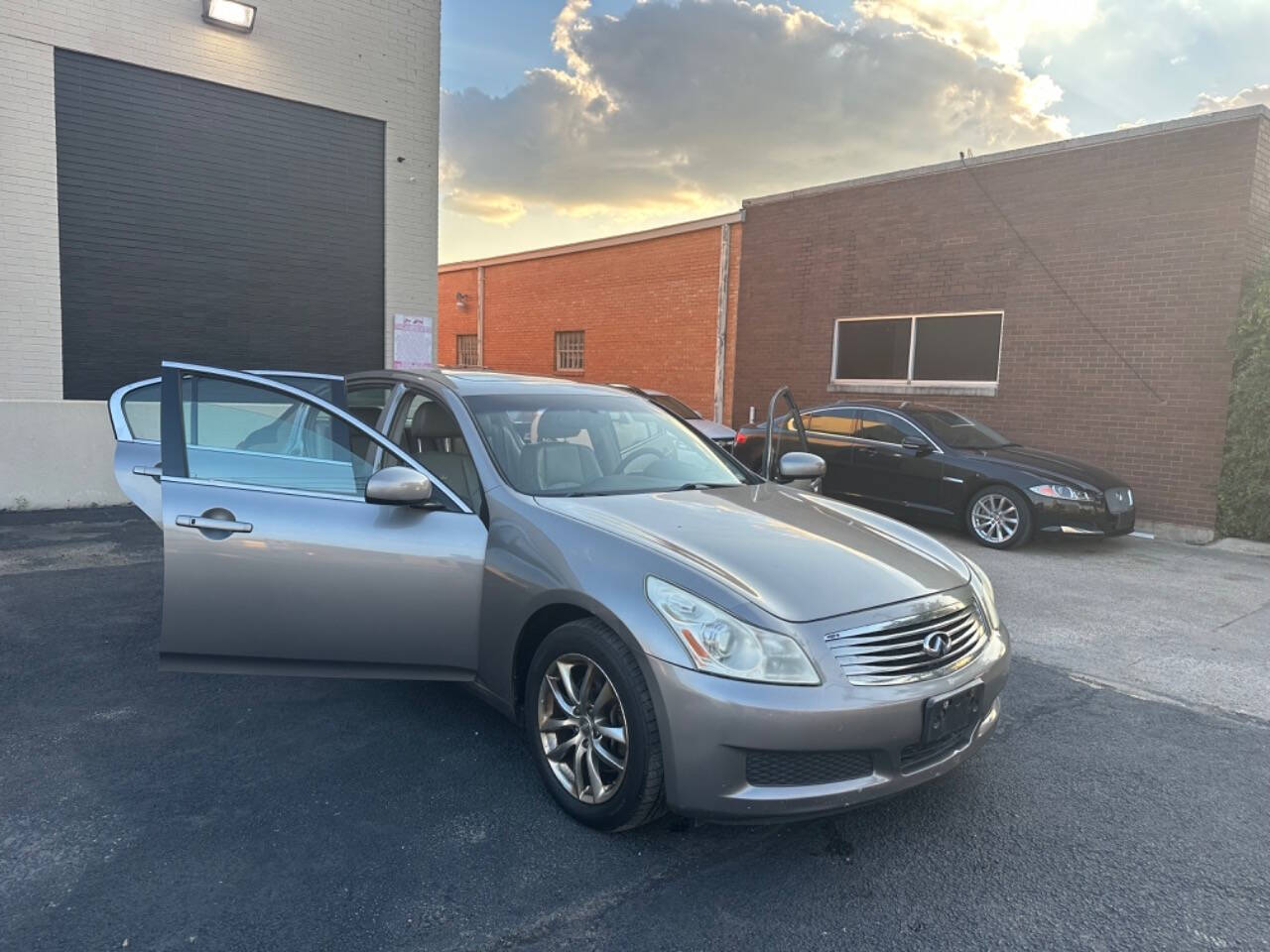 2008 INFINITI G35 for sale at Sarenco Auto Inc in Dallas, TX