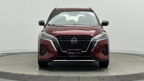 2022 Nissan Kicks SR