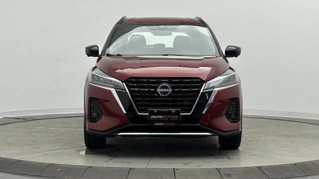 2022 Nissan Kicks SR