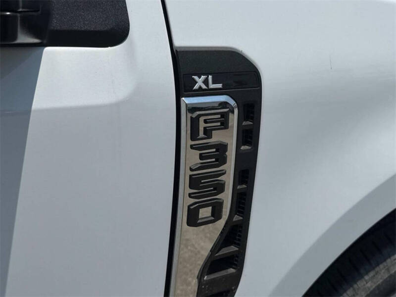 2025 Ford F-350 Super Duty XL