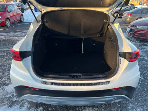 2018 Infiniti QX30 Luxury