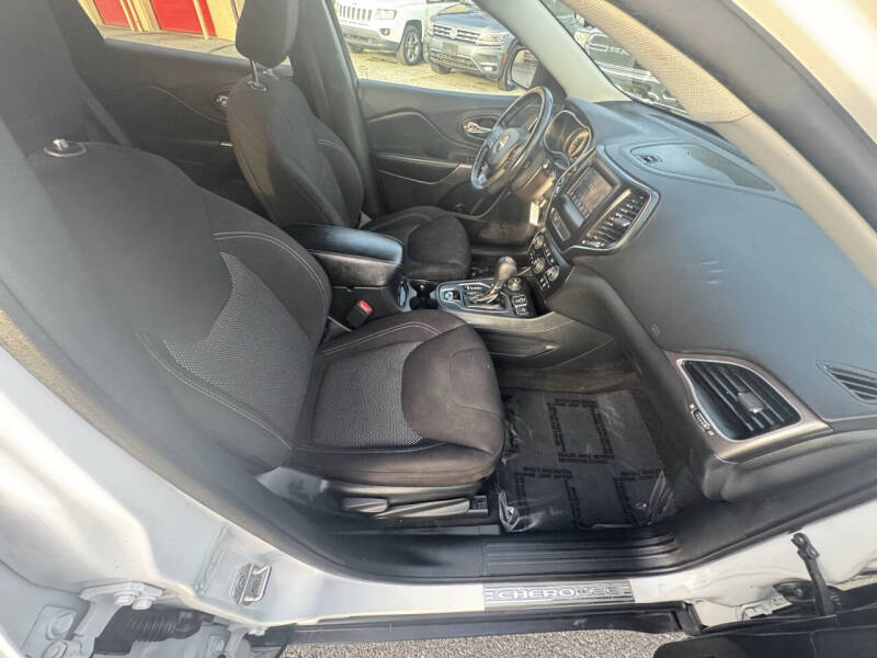 2019 Jeep Cherokee Latitude