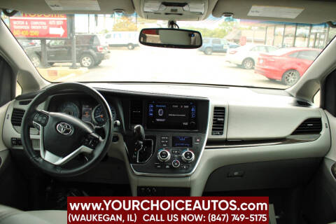 2017 Toyota Sienna XLE Premium 8-Passenger