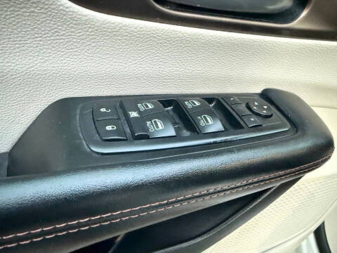 2017 Chrysler Pacifica Touring-L Plus