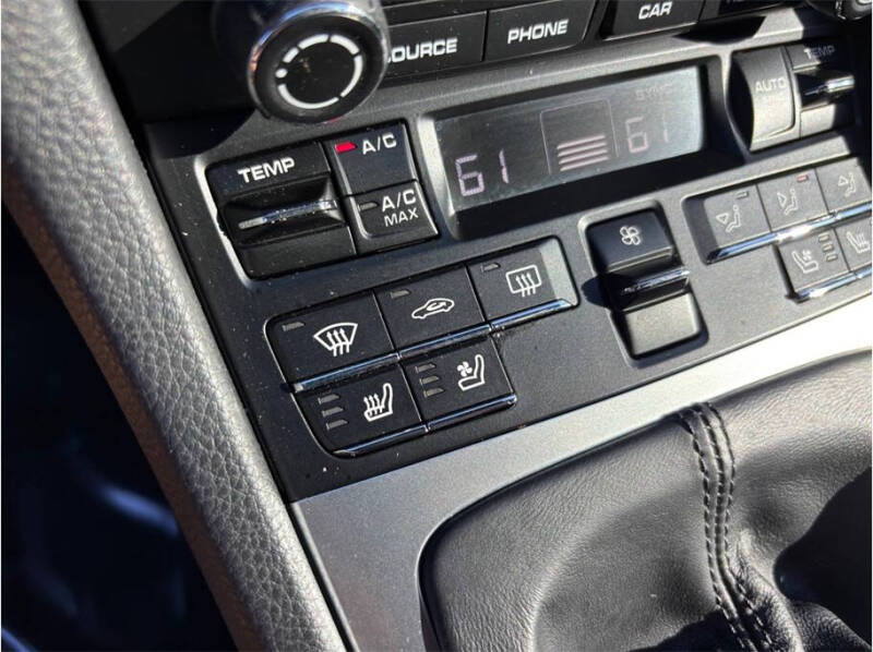 2021 Porsche 718 Cayman