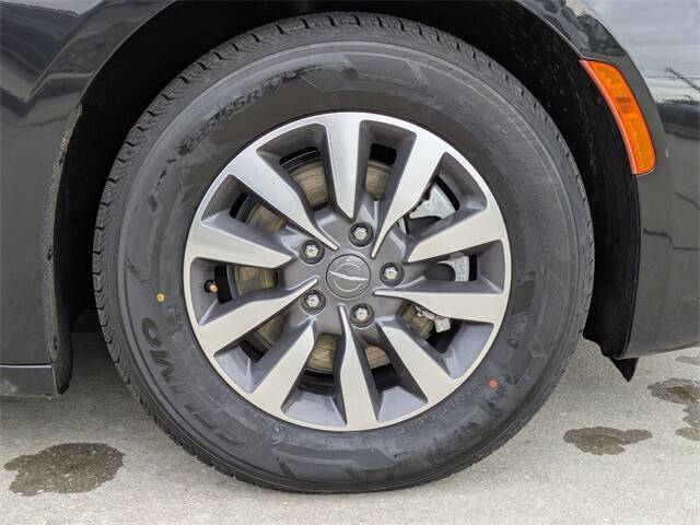 2024 Chrysler Pacifica Plug-In Hybrid Select