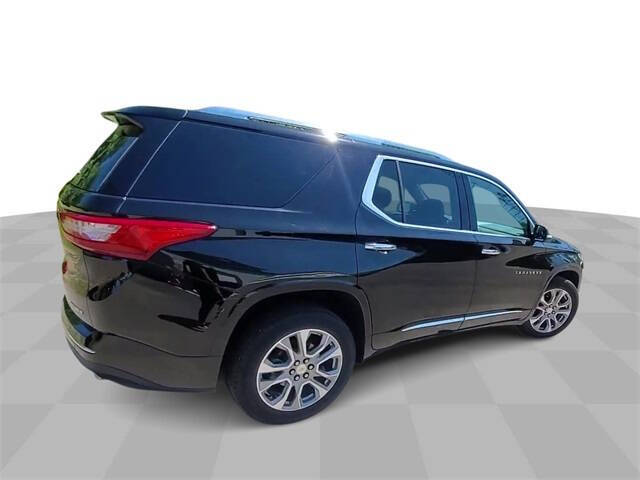 2021 Chevrolet Traverse for sale at Bowman Auto Center in Clarkston, MI