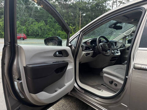 2017 Chrysler Pacifica Touring-L