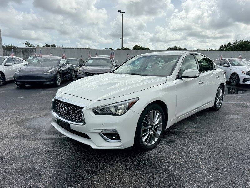 2021 Infiniti Q50 Luxe
