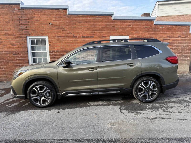 2024 Subaru Ascent Limited's photo
