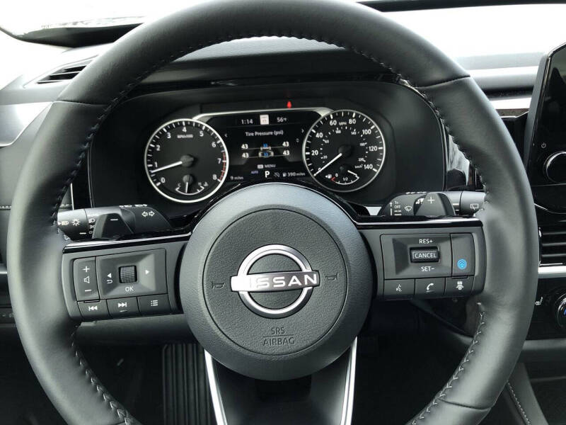 2025 Nissan Pathfinder SL