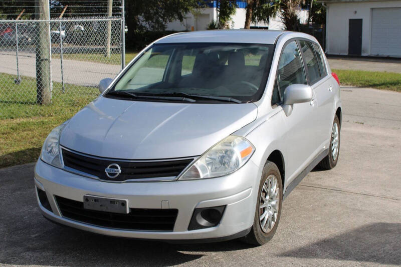 2011 Nissan Versa 1.8 S