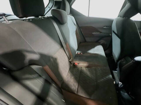 2022 Nissan Kicks SR