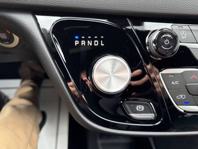 2026 Chrysler Voyager LX