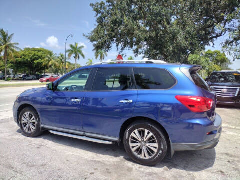 2017 Nissan Pathfinder SL