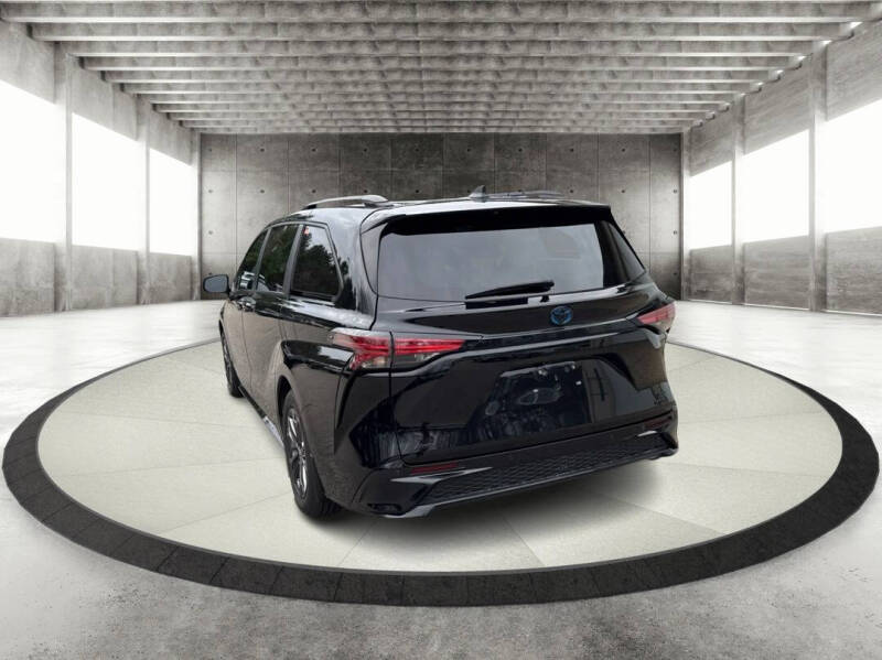 2024 Toyota Sienna XSE 7-Passenger