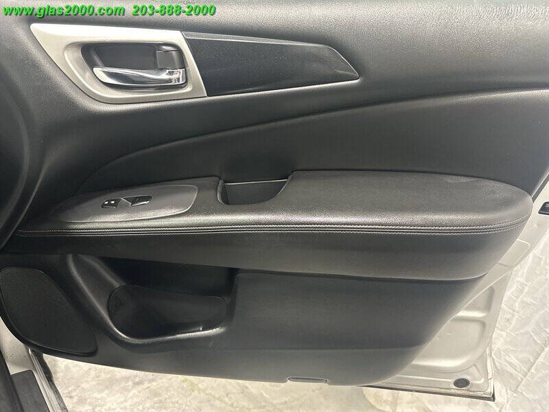 2020 Nissan Pathfinder S