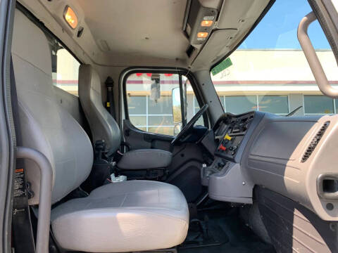 2015 Freightliner M2 106