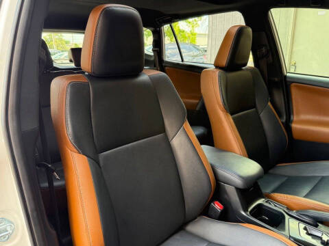 2017 Toyota RAV4 SE