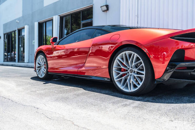 2023 McLaren GT