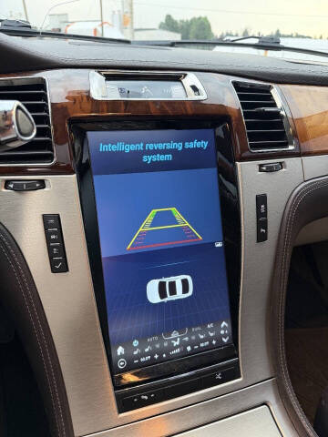 2013 Cadillac Escalade Platinum Edition