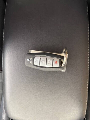 2024 Mitsubishi Outlander PHEV SE