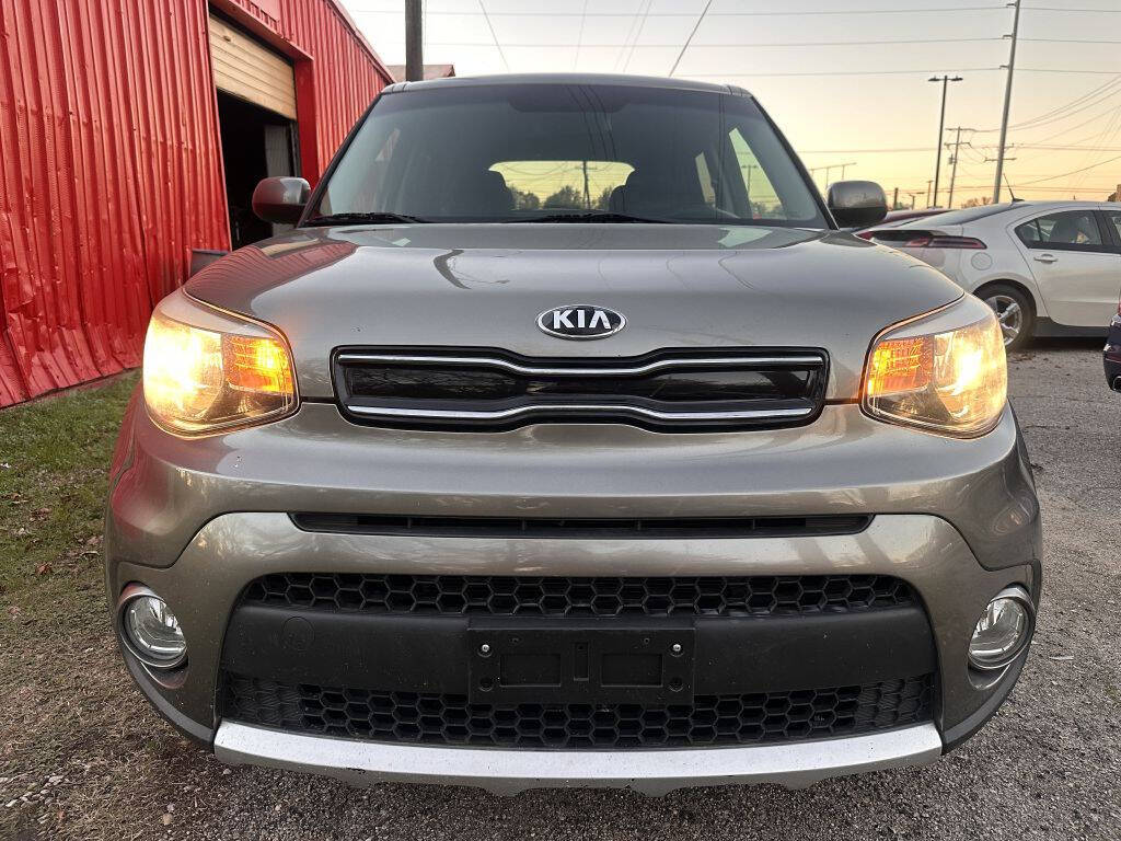 Gray 2018 Kia Soul + + 4dr Crossover 2