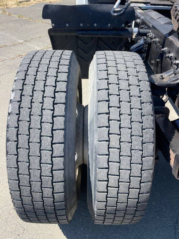 2019 Freightliner M2 106