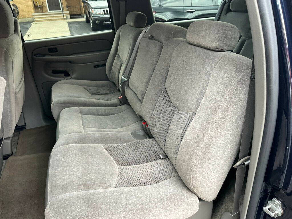 2005 Chevrolet Suburban 33