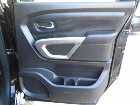 2017 Nissan Titan SV